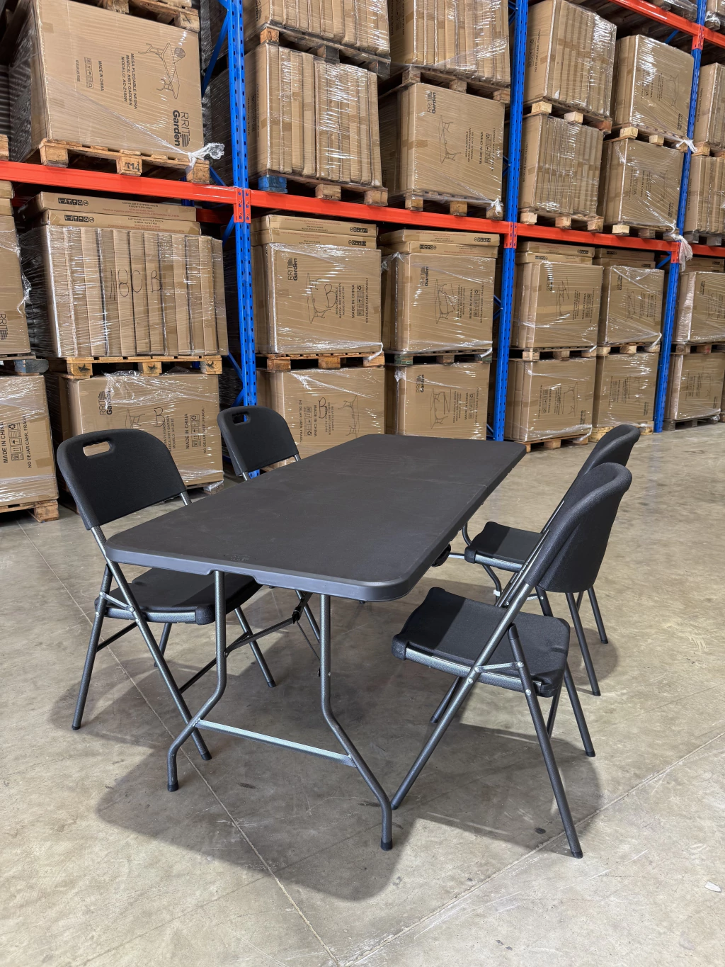 Mesa Negra Lisa con 4 Sillas