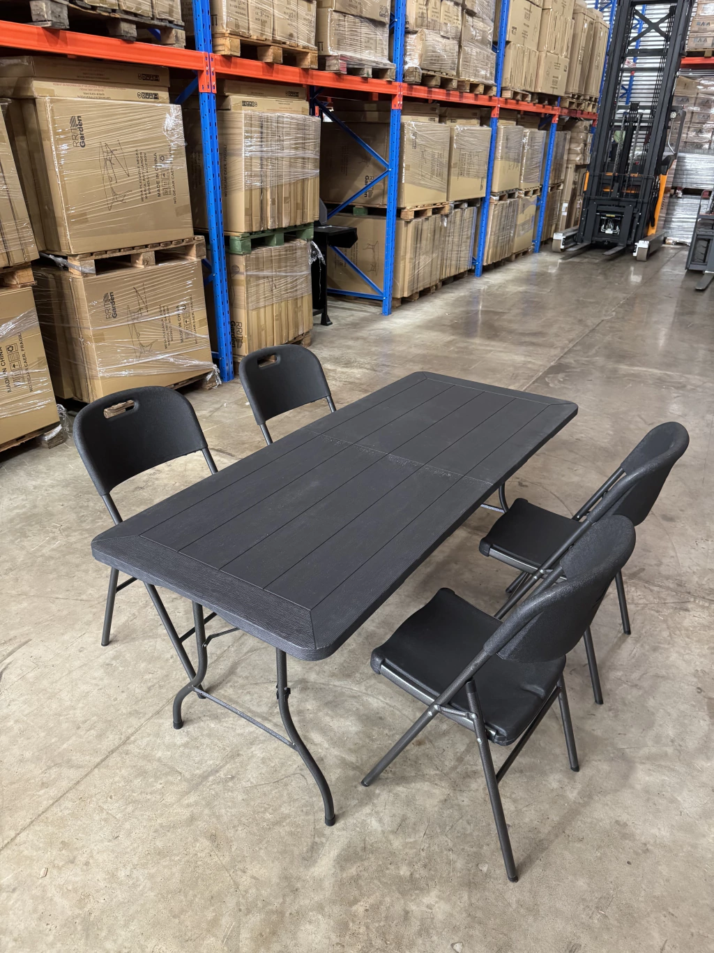 Mesa Símil Madera con 4 Sillas